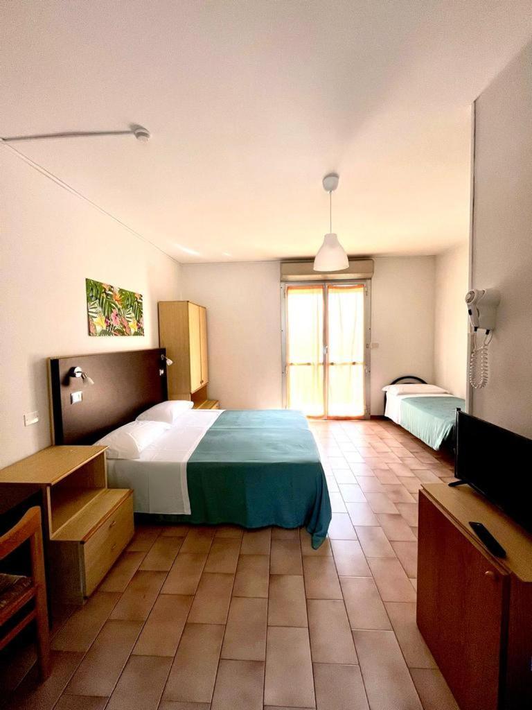 Hotel Nazionale Cervia Esterno foto