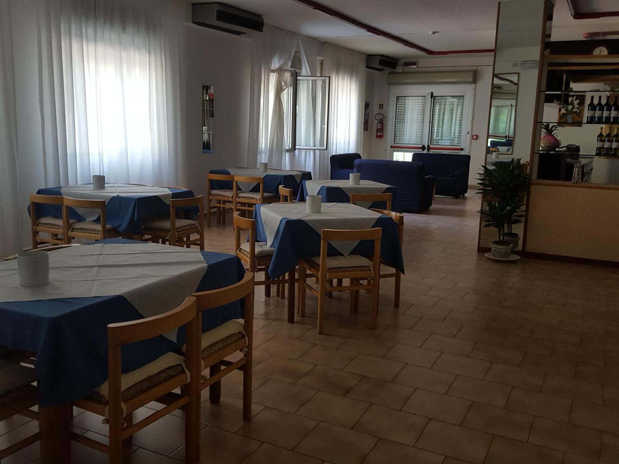 Hotel Nazionale Cervia Esterno foto